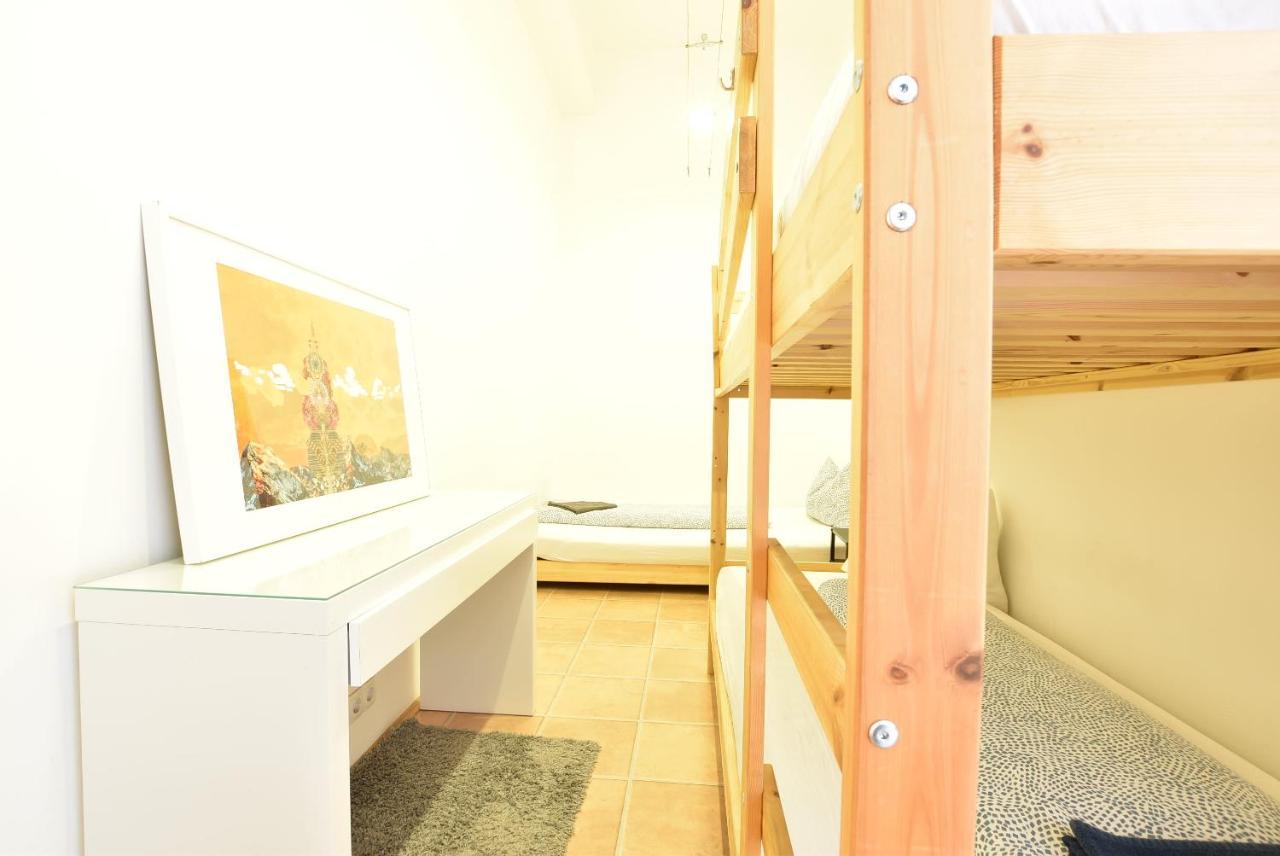 Riesiges Zentrales Apartment Mit Parkplatz Innsbruck Exterior photo